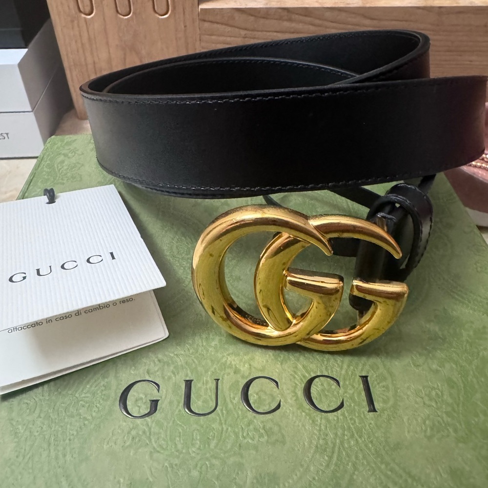 Gucci Black Leather Belt with Iconic Gold Buckle